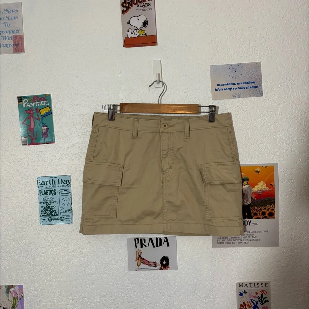Tan Levi’s Cargo Mini Skirt - Picture 1 of 3